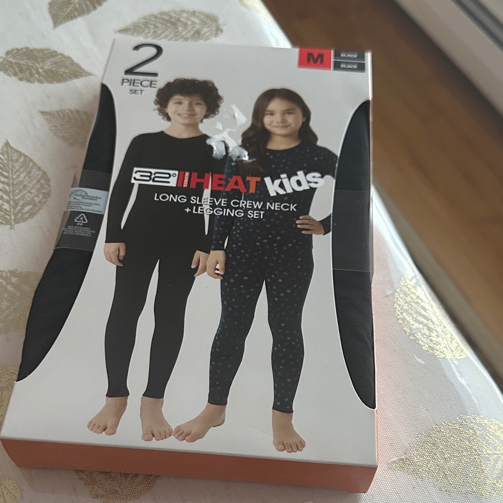 32° Heat kids, long sleeve crewneck and leggings set size medium 8/10 black new